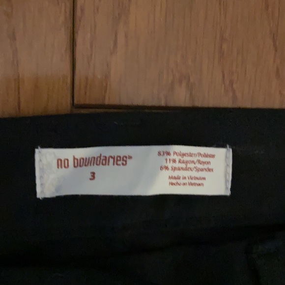 No Boundaries stretch pants - Picture 4 of 6